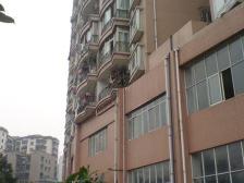 业主新装修2居室 出行方便 配套齐全