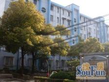 户型方正,自带花园,总价低,位置安静,内环社区