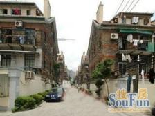 近江苏路地铁2/11号线,小区后排,安静,次顶楼