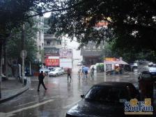 近轻轨站 80街精装修三房 带大阳台种花草