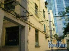 常熟路襄阳南路整栋新里带露台看房方便