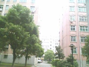 周边配套齐全 超市 菜场 商城 小吃街 便利店 地铁