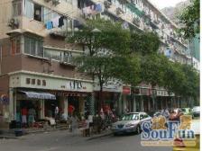 法华镇路635弄,标准二室一厅,南北通,底楼有院