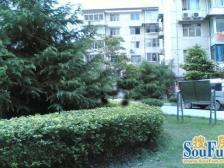 04商品房 户型方正 南面是花园少有的116平大三房