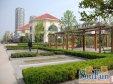 配套设施齐全 交通便利 户型方正 使用面积大