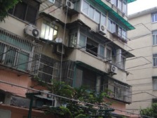 利丰苑二楼南北两房-原始户型是三房子-带储物空间