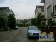 东方明珠花园 双拼别墅 5房3卫 面积可达200平