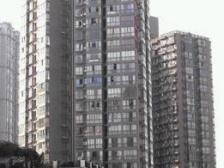 此房业主诚心出售袁家岗近轻轨家装修看房方便