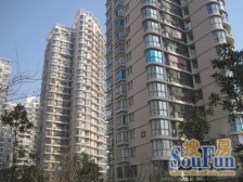 隆鑫广场 南北通透,采光好 装修好,环镜优美 近地铁 视野好,诚心出售