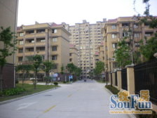 买一层带一层顶复带露台小区中三面通风采光妙