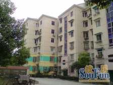 距地铁20号线车站南路约200米,临近万泰广场,凉城购物中心