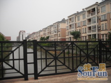 近龙湖天街,科创公园,唯独纯别墅小区,北进门南花园