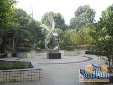 一梯两户,带飘窗,双阳台,品质小区,24小时管家服务,可接受置换