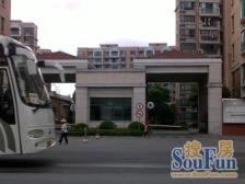 复式,小区中间位置,靠小区中仰花园。品质小区