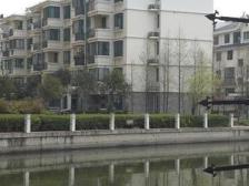 双拼东边套,精装修带大花园,诚意出售,看房随时