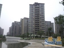 一梯一户,三卧室都朝南,厅也朝南,南北通户型