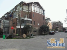 一房改大两房户型,满五W一业主很诚意出售,看房方便