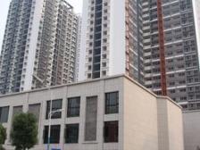 房子楼层好,视野开阔,楼下就是轻轨站,精装修