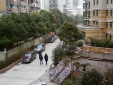 稀南北通三房一楼带花园诚意出售停车方