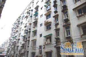 洪港小区户型方正,采光好装修好,环镜优美近地铁视野好,诚心出售