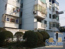 近【5号线】古华新村南区,有固定租赁车位,自住装修