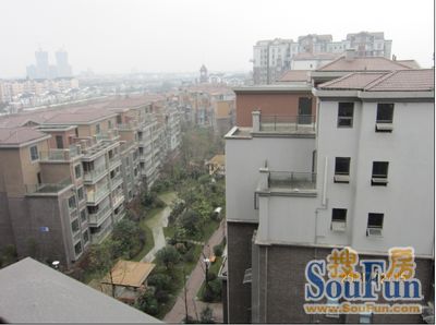 岭秀都江实景图