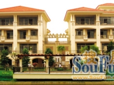 佛奥棕榈园靠山别墅,房间多,座向采光好!