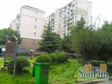 主卧朝南,小区中心位置,大开间,底楼房