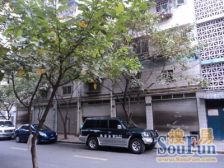 楼层好,装修保护好,拎包入住,交通方便。