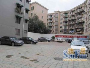 棠湖南路三段28号 3室2厅 东南