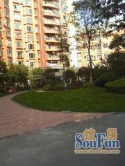 英伦世家 3室1厅 东南