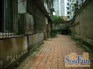 东坛巷10号宿舍南北通透,采光好近地铁视野好,诚心出售