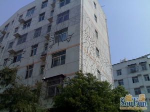 业主诚心,电梯大三房,中间楼层,领包入住