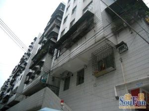 此房满五年户型方正采光通风俱佳!
