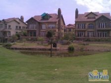 云亩三期联排东头 大面宽 大草地 满五无欠款