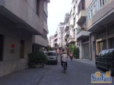 精装三层半独栋,可进车,门口可停两台车