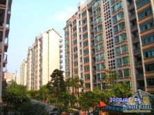 此房格局很好户型方正实用,正南北对流,采光通风好。