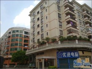 龙湾豪庭精装步梯大三房中间楼层不靠马路环境好