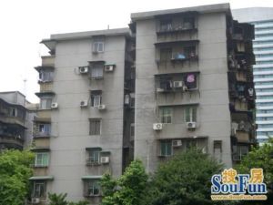 东南向三房高层采光视野好楼下就是地tie
