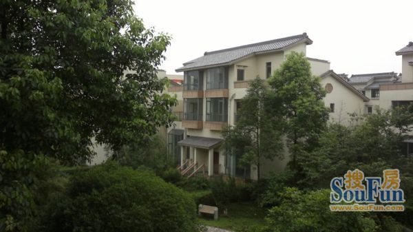 芙蓉古城芝田居实景图