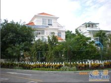 东向复式四房 望别墅区 视野开阔 采光通风好