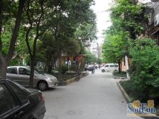 距地铁岚皋路约200米,满五一,视野开阔无遮挡