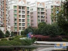 满五通风采光好,房型方正,小区内部的位置,房龄新