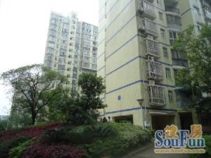 此房户型周正、采光通风好,视野开阔,看公园