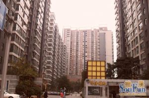 香樟雅郡地铁口大三房精装修户型周正中间楼层