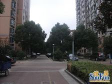 此房业主诚心出售,满五年,采光视野好,小区生活便利