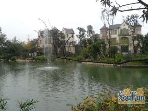 央墅蓝卡斯特4室2厅东南