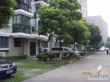 中山公园地铁口,三轨交汇核心号地段,诚意出售总价低