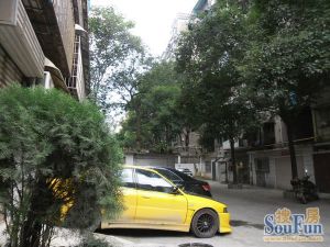 谊苑小区 4室1厅 东南