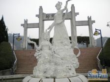 康湖山庄双拼大别墅大花园,位置靓实用面积大